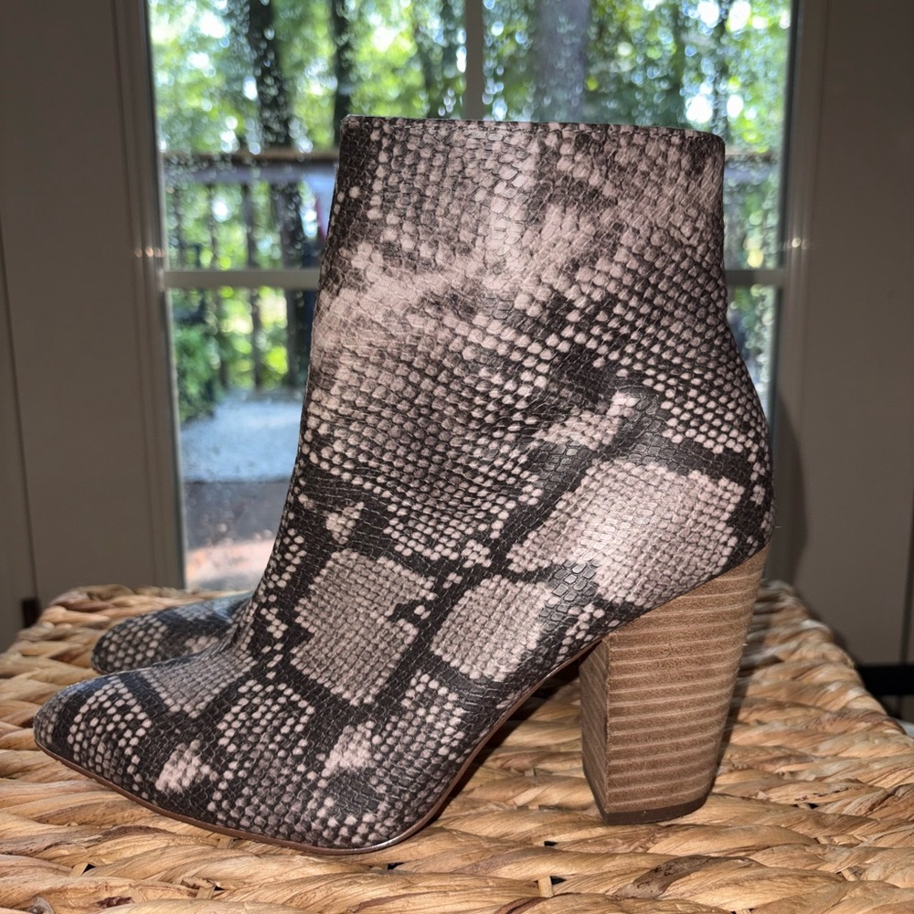 Carlos by Carlos Santana Gray and Black Ankle Boots with Chunky Heel